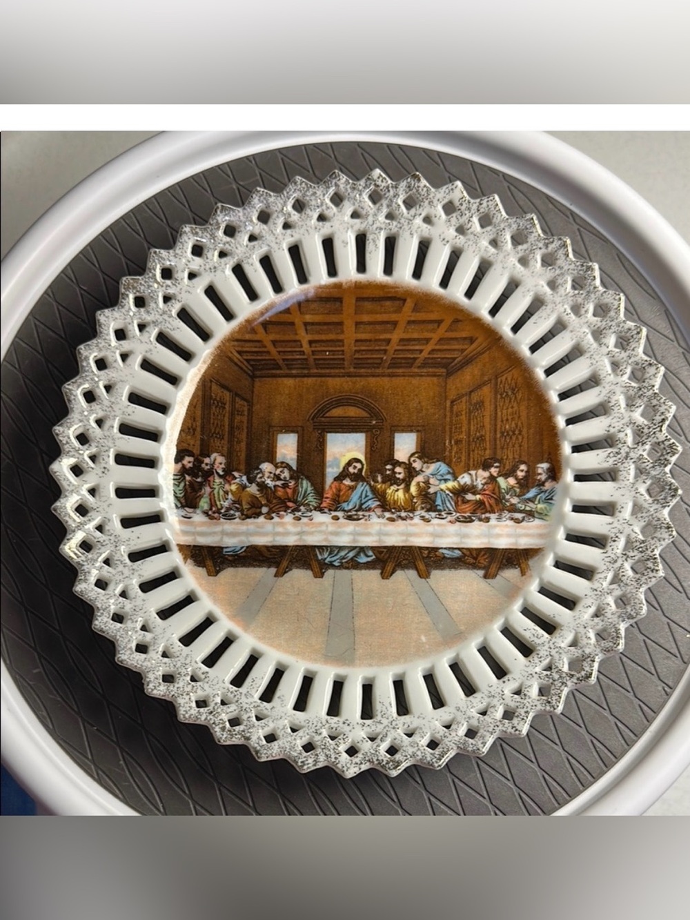 The last Supper Lefton China Accent Plate with Intricate Design #60594